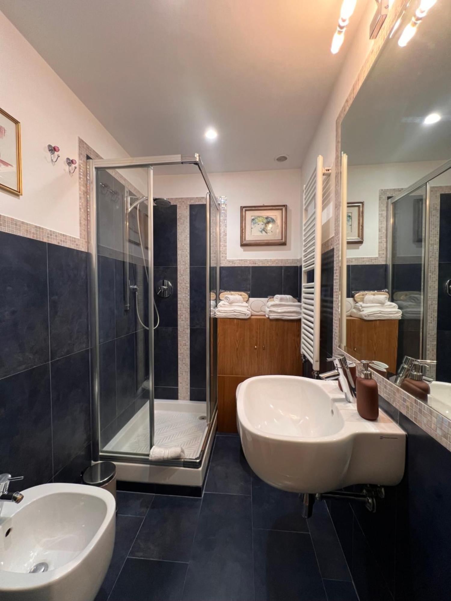 A Casa Di Lu, Al Colosseo - Guest House Rome Exterior photo